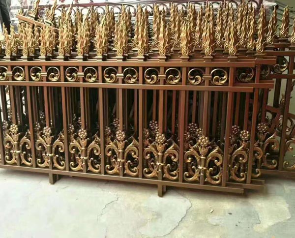 鋁藝護欄有哪些常見的應用？